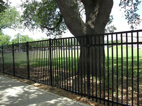 commercial aluminum fences and gates